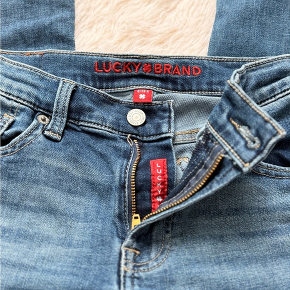 Lucky Brand Women’s Classic Denim Jeans - Picture 1 of 3